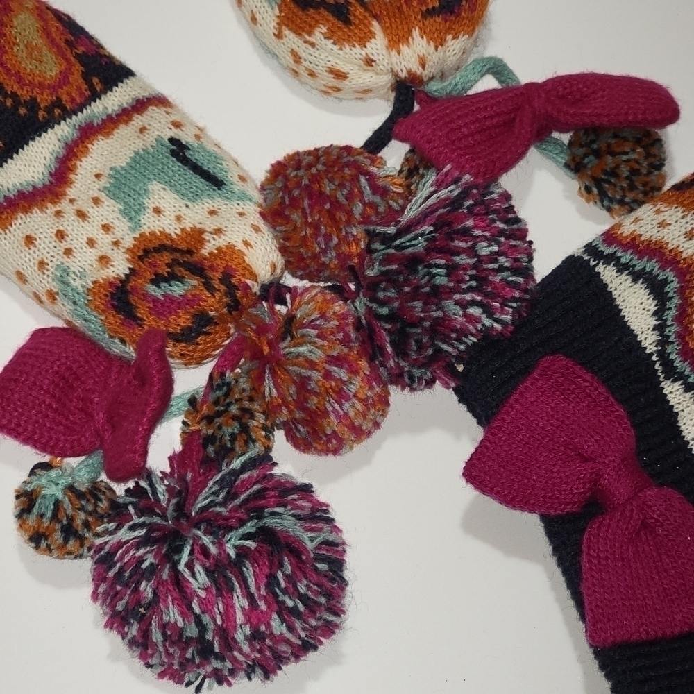 Knit Scarf and Stocking Hat pom poms and bows - Picture 9 of 12